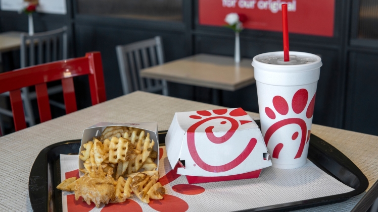 What Time Does Chick-fil-a Start Serving Lunch