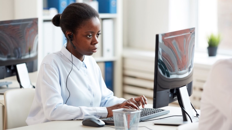 Which Eoc Configuration Aligns With the on-scene Incident Organization?