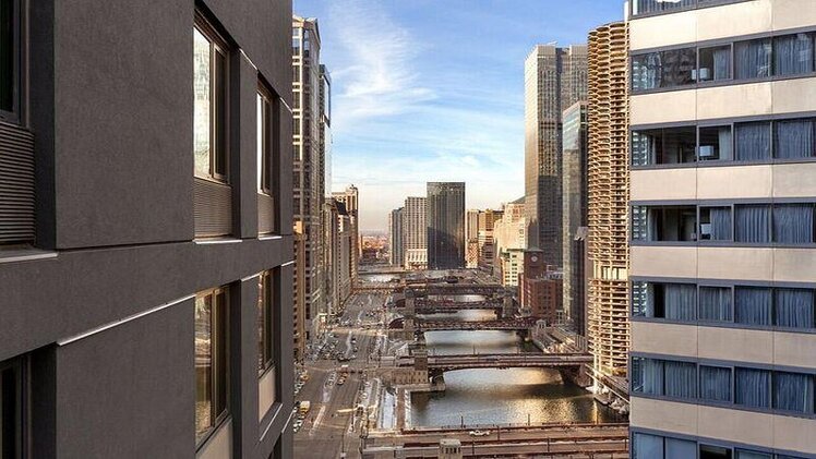 Experience Comfort and Convenience at Hampton Inn Chicago Downtown/N Loop/Michigan Ave