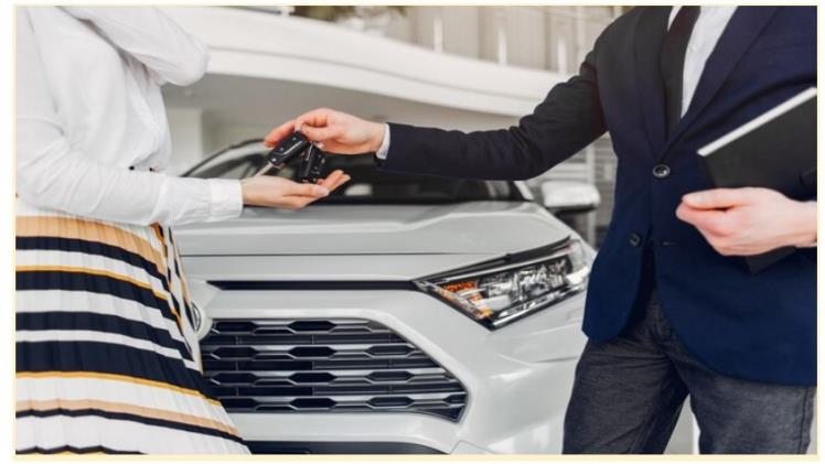 Luxury Evening: A Guide To Luxury Car Rental in Dubai