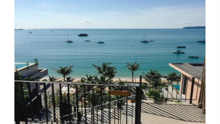 Discover the Allure of a Beachfront Villa at a Luxury Hotel in Thailand