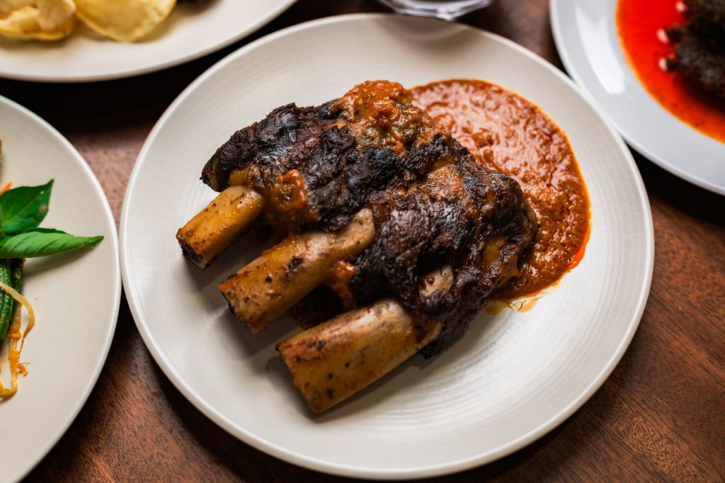 Sweet And Spicy Short Ribs: A Flavorful Comfort Dish You Can Master at Home